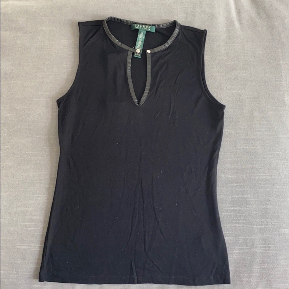 Lauren Ralph Lauren black top. NWT. SIZE XS.